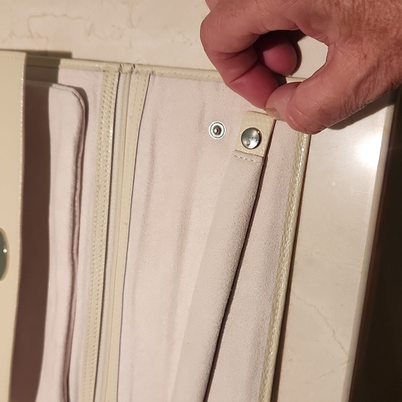 Brahmin Julian Tote with FREE travel jewelry envelope. BONUS - Picture 11 of 11